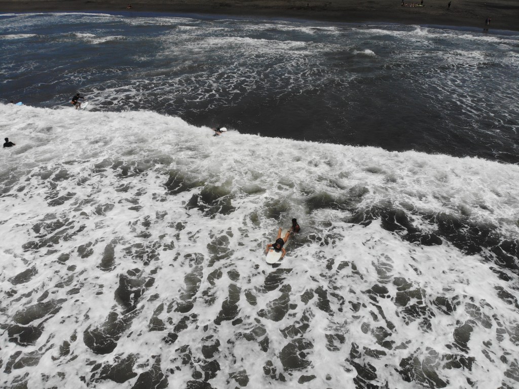 Beach Life in El&nbsp;Paredon